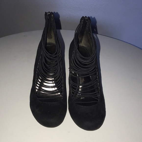 Nine West strapped wedge - Picture 1 of 6
